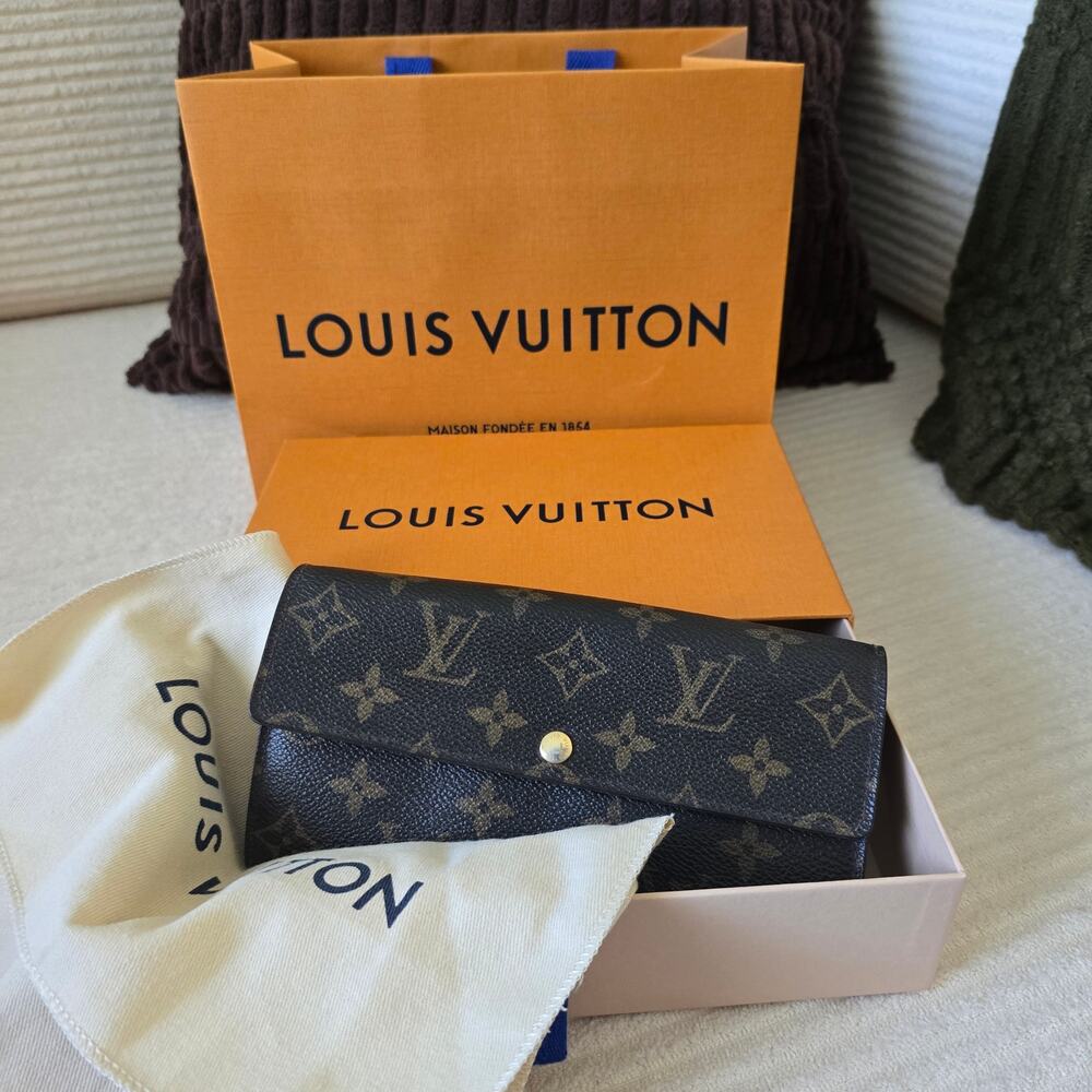 Louis Vuitton Sarah Long Wallet in Mongram Canvas